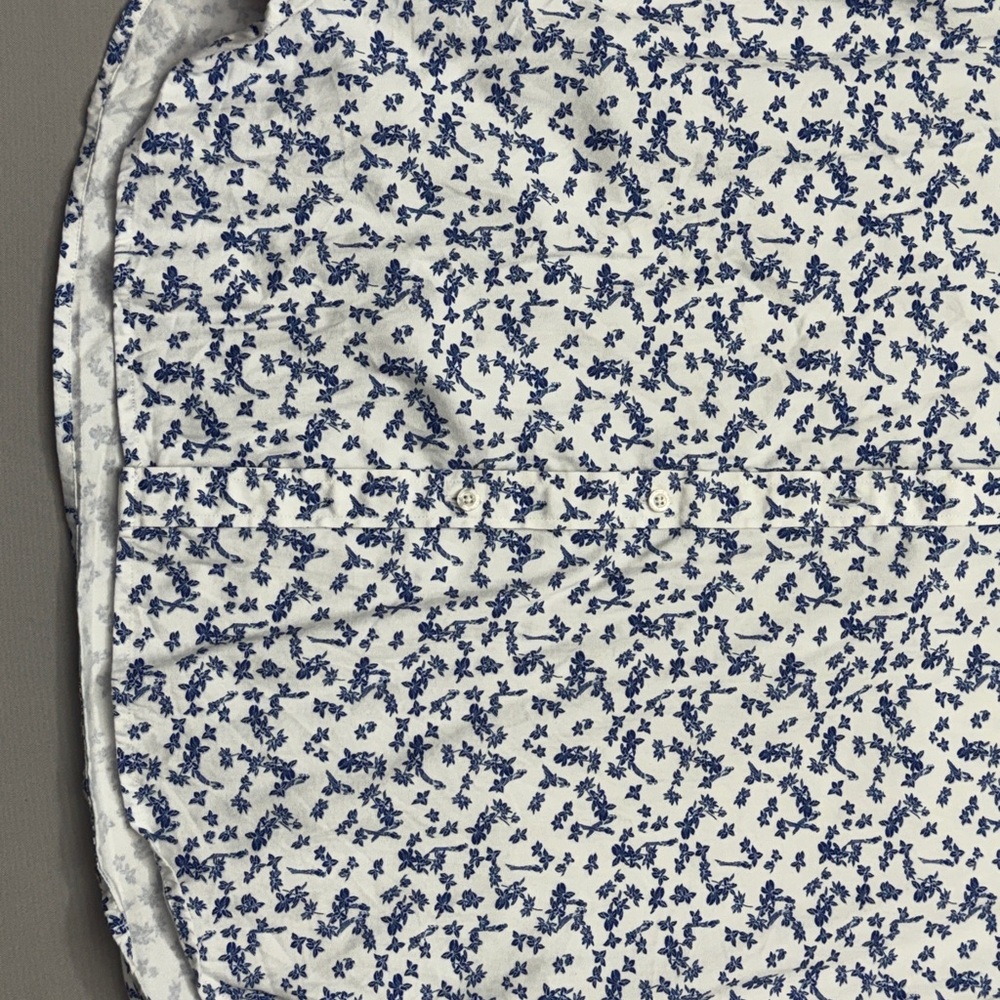 Superdry Men’s White Short-Sleeve Button-Up with Blue Floral Print XL - Picture 4 of 9